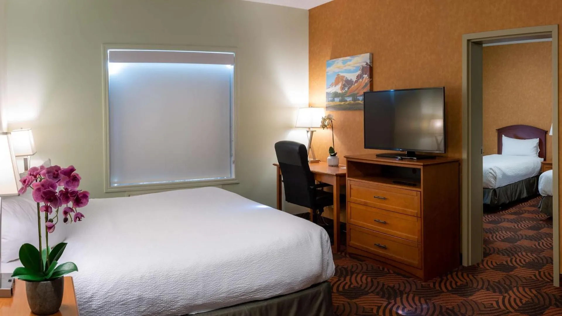 Surestay Plus By Best Western Calgary South East 3*,