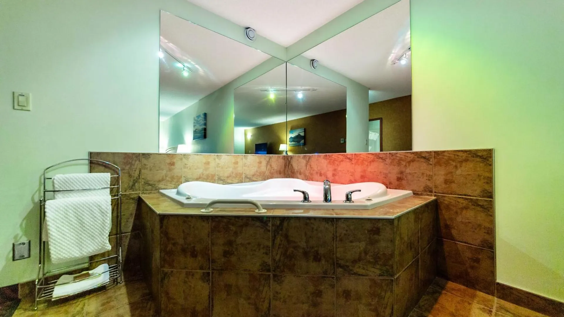 Surestay Plus By Best Western Calgary South East Hotel