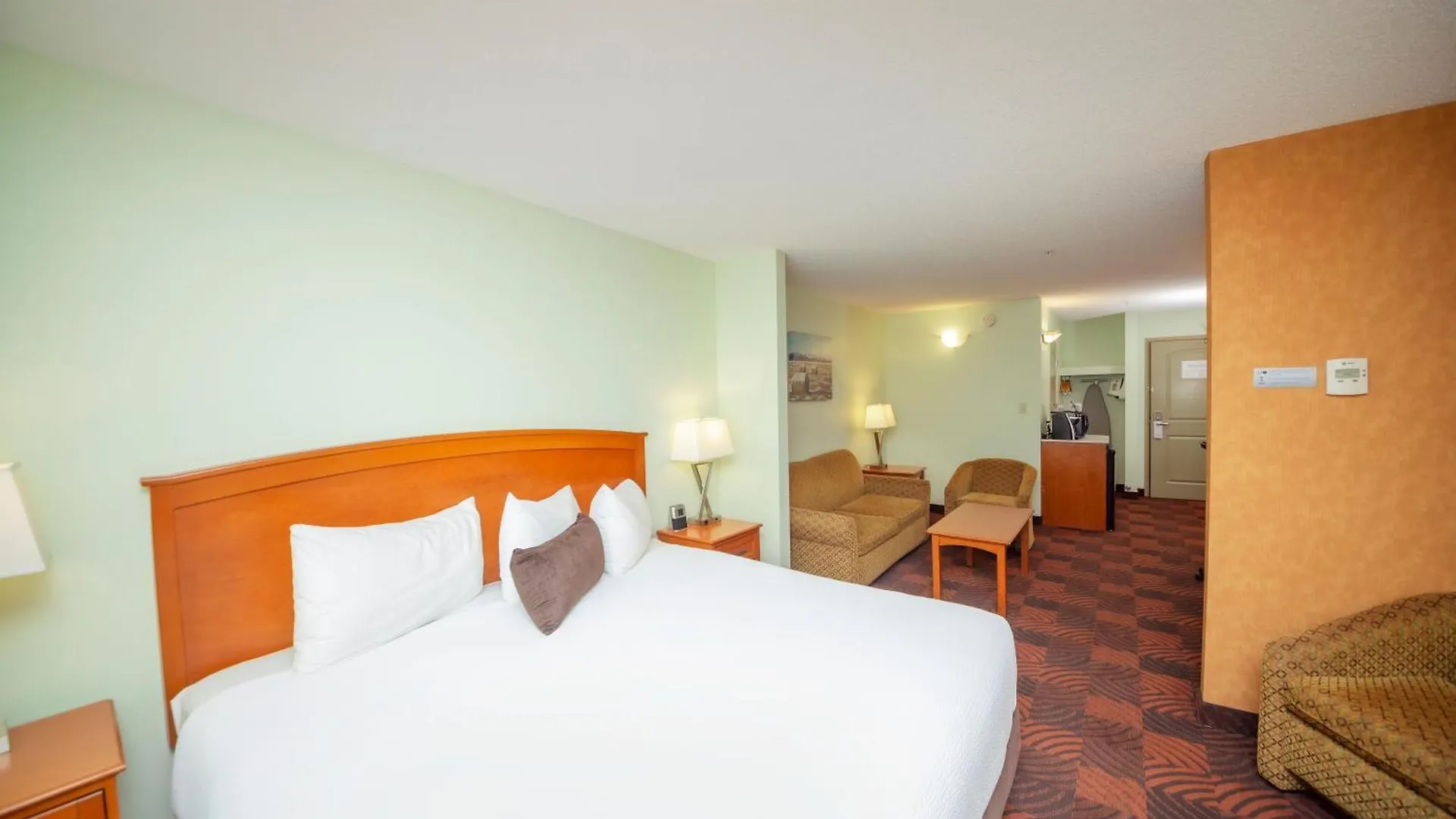 Surestay Plus By Best Western Calgary South East Hotel