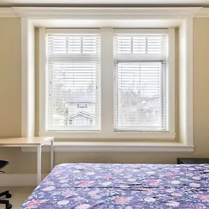https://mikes-luxury-house.richmond-hotels.com
